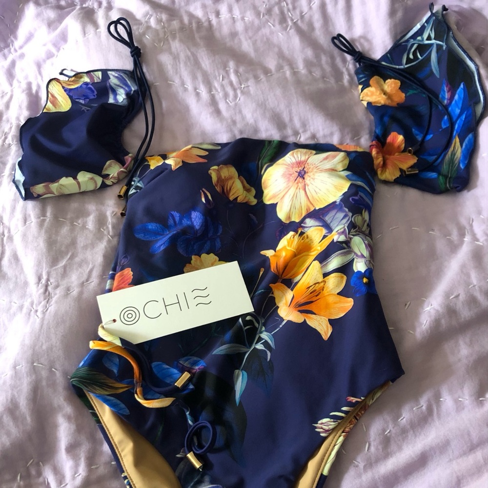 Victoria’s Secret swimsuit Ochie 1 piece with Tags Never worn NWT